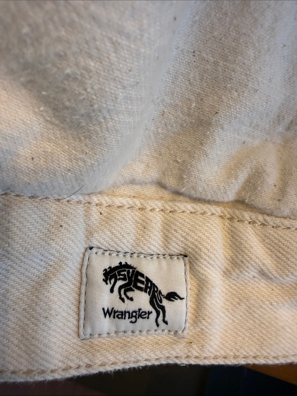 Wrangler Cream Denim Jacket with Red Interior Lettering - Picture 4 of 6
